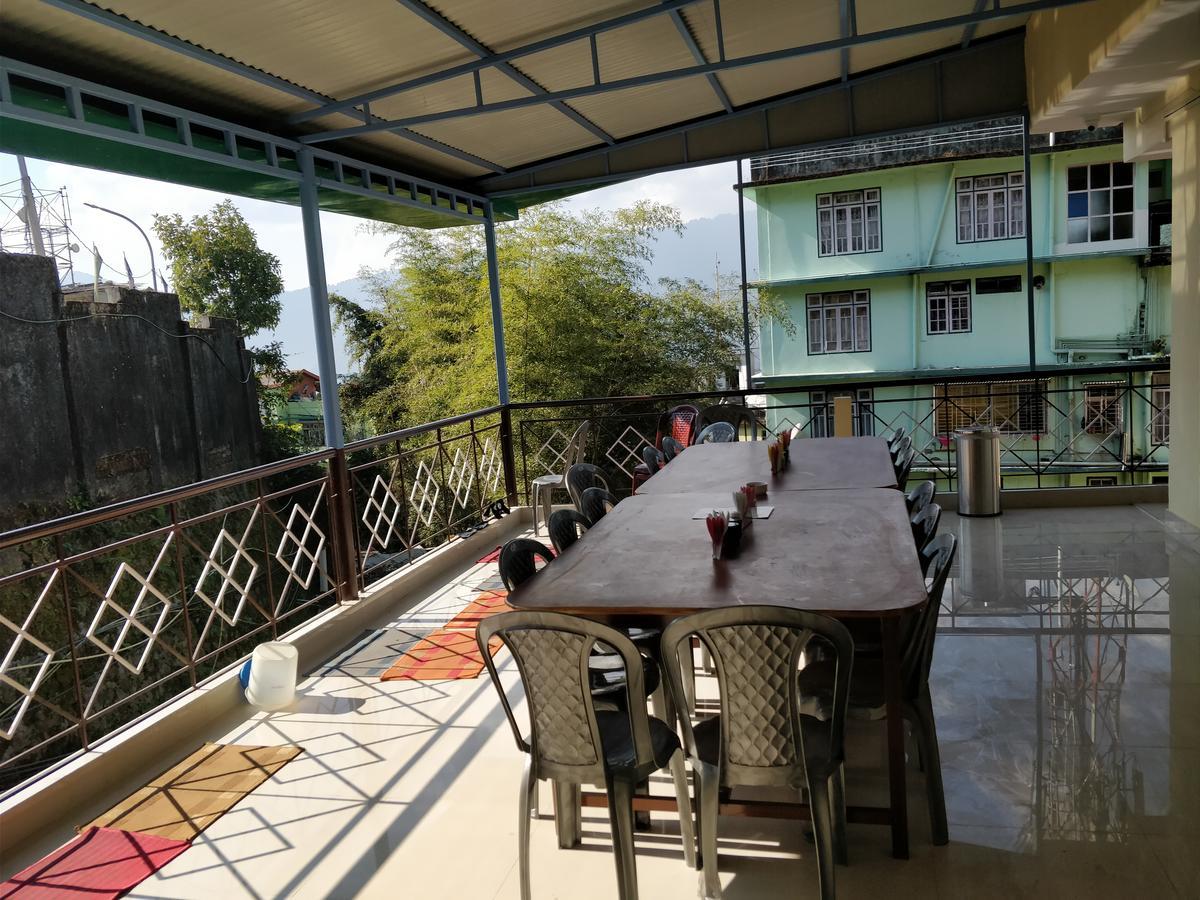 Hotel Pine Leaf Gangtok Exterior photo